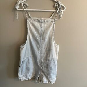 Vanilla Star Light Gray short overalls with adjustable tie straps/front pockets